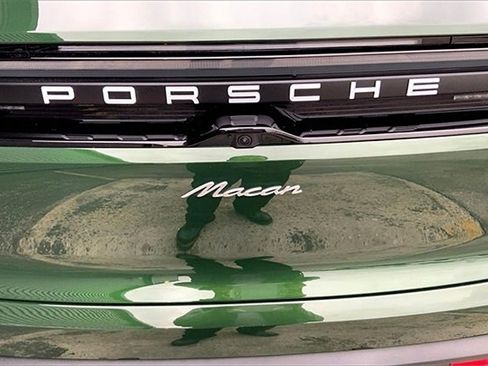 Used 2025 Porsche Macan Electric image 38