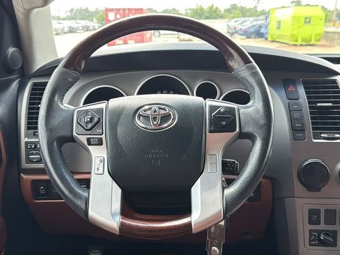 Used 2014 Toyota Sequoia Platinum RWD image 22