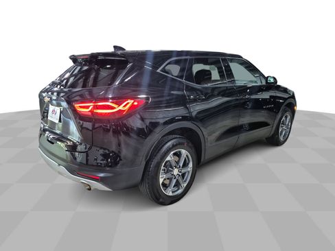 Certified 2025 Chevrolet Blazer LT AWD/4WD image 9