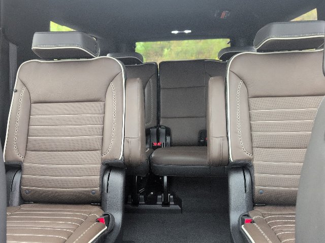 Used 2026 GMC Yukon XL Denali Ultimate w/ LPO, Floor Liner Package AWD/4WD image 34