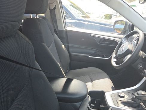 Used 2025 Toyota RAV4 LE image 4