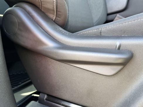 Used 2025 Chevrolet Silverado 1500 Custom image 23