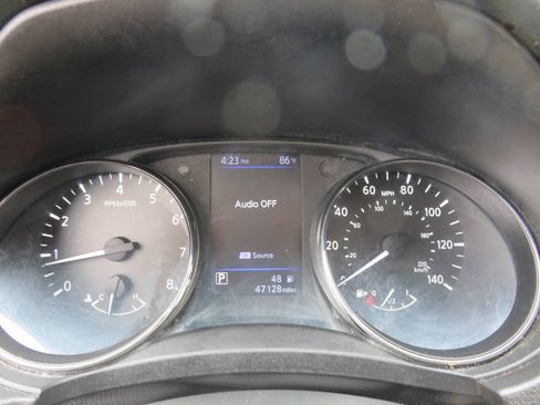 Used 2020 Nissan Rogue SV w/ Premium Package AWD/4WD image 15