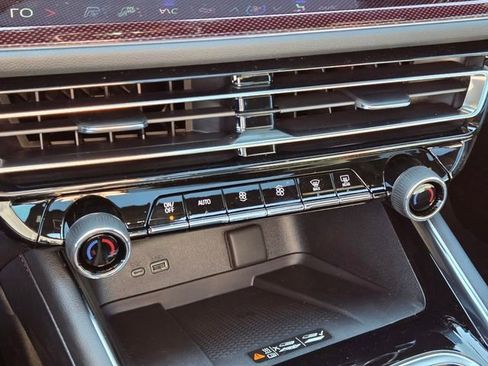 New 2026 Chevrolet Traverse RS image 13