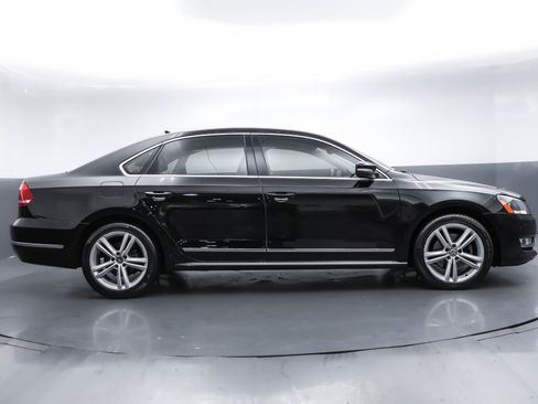 Used 2013 Volkswagen Passat TDI SEL Premium image 22