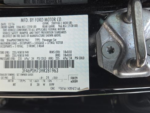 Used 2017 Ford Fusion SE w/ Equipment Group 201A FWD image 18