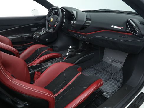 Certified 2020 Ferrari 488 Pista Spider image 22