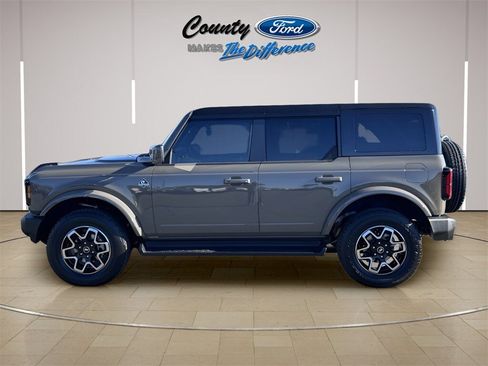 New 2025 Ford Bronco Outer Banks image 3