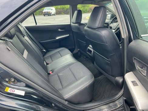 Used 2014 Toyota Camry SE w/ Protection Package FWD image 9