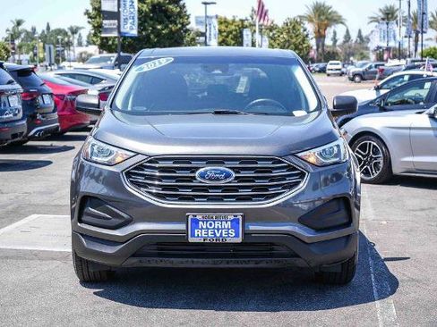 Certified 2019 Ford Edge SE FWD image 2