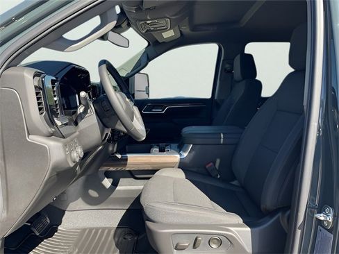 New 2026 Chevrolet Silverado 3500 LT image 15