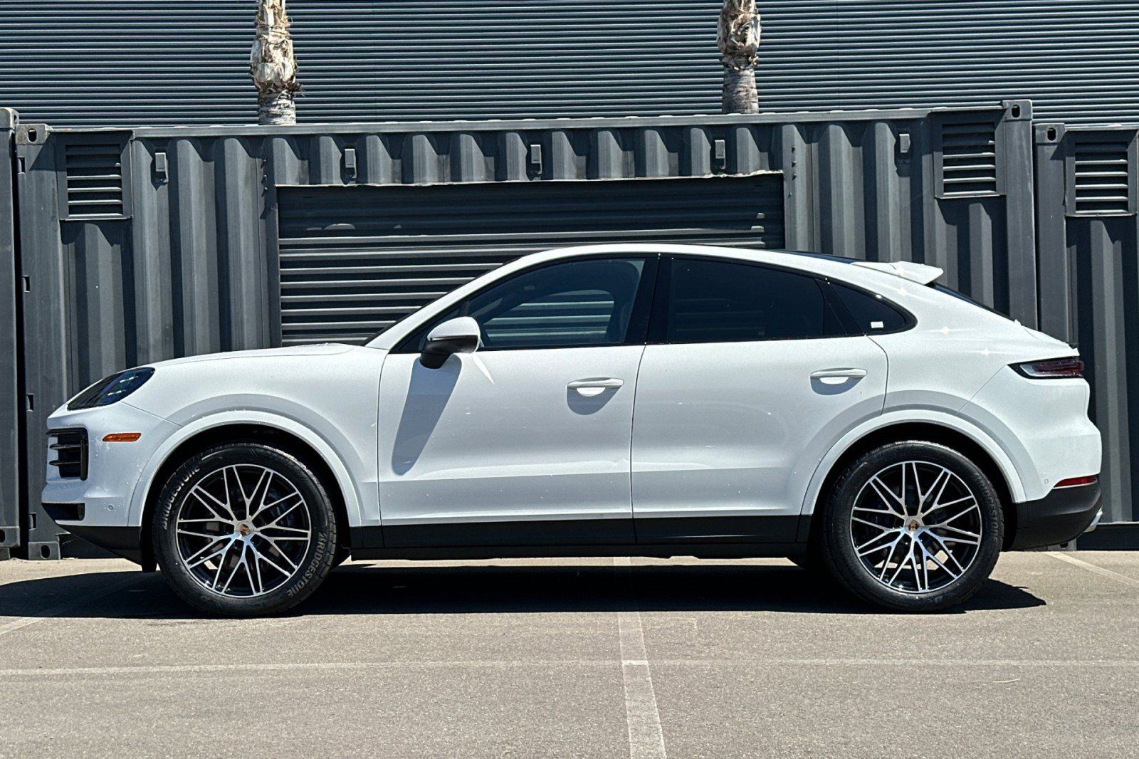 Used 2026 Porsche Cayenne Coupe AWD/4WD image 2