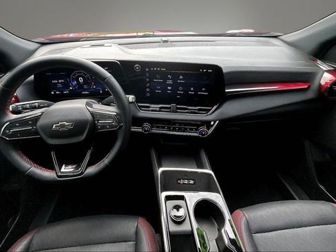Used 2025 Chevrolet Equinox RS w/ Safety and Technology Package AWD/4WD image 7