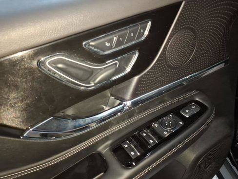 Used 2025 Lincoln Corsair AWD w/ Rear Removable Package Tray image 14