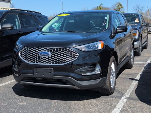 Used 2024 Ford Edge SEL w/ Convenience Package image 2