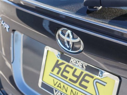 Used 2019 Toyota C-HR LE image 11