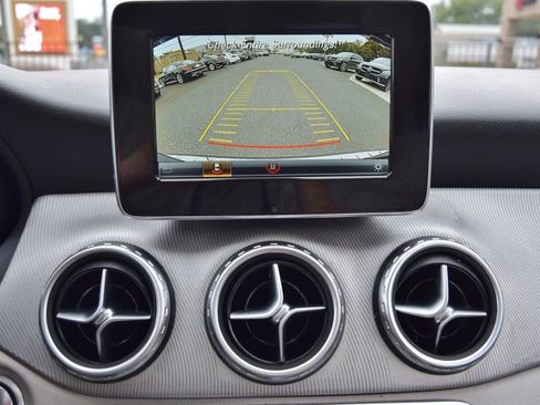 Used 2017 Mercedes-Benz GLA 250 4MATIC image 38