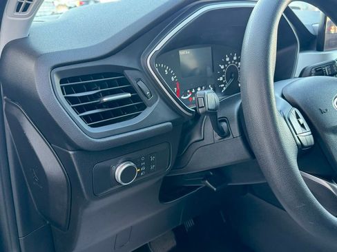 Used 2022 Ford Escape SE image 19