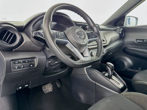 Used 2020 Nissan Kicks S image 22