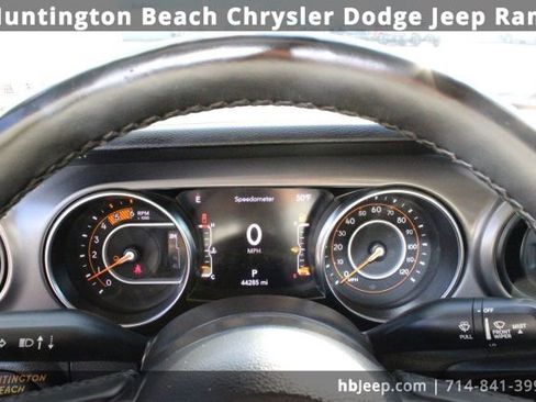 Used 2022 Jeep Gladiator Sport image 24