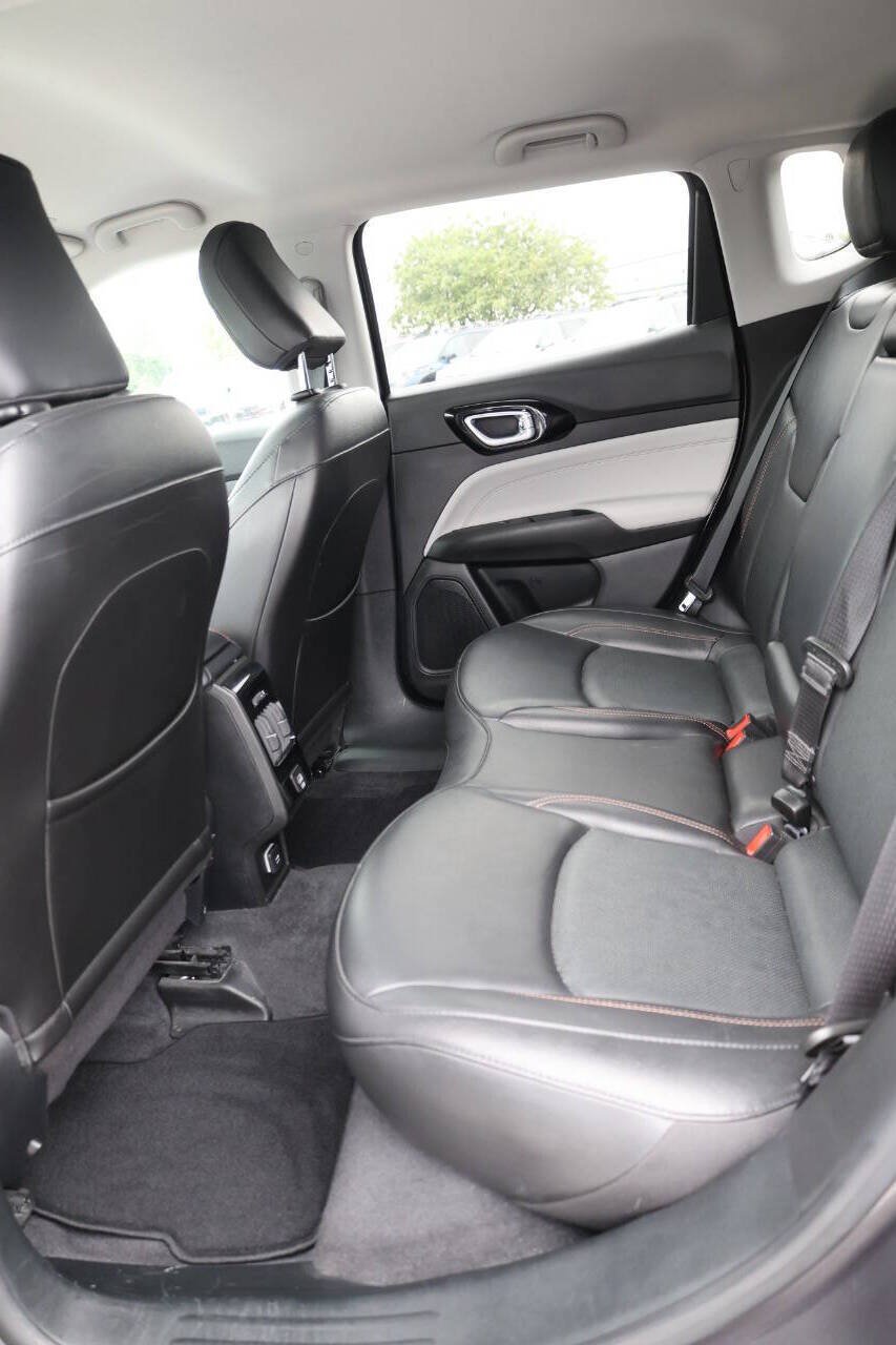 Used 2022 Jeep Compass Limited AWD/4WD image 17