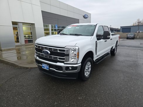 Used 2024 Ford F250 XLT image 1