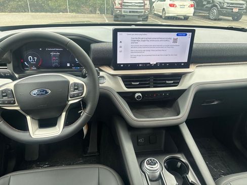 Used 2026 Ford Explorer Active w/ Active Comfort Package AWD/4WD image 17