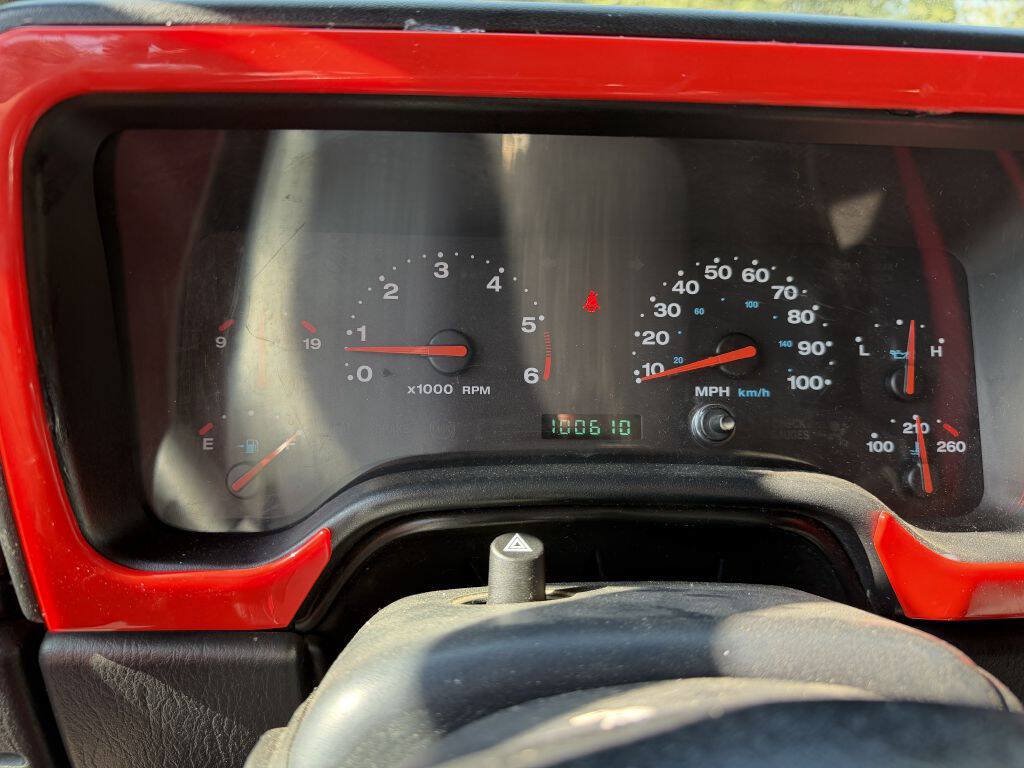 Used 2004 Jeep Wrangler 4WD image 15