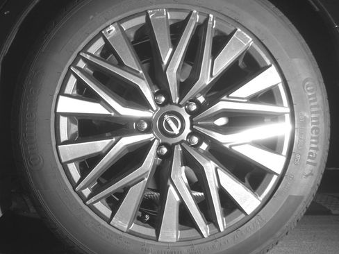 Used 2025 Nissan Altima 2.5 SV FWD image 11