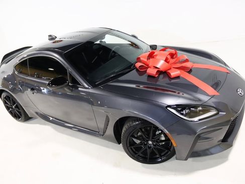 Used 2024 Toyota GR86 Premium image 2