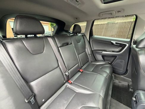 Used 2017 Volvo XC60 T6 Dynamic w/ Climate Package AWD/4WD image 26