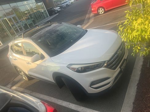 Used 2017 Hyundai Tucson Limited w/ Limited Ultimate Package 03 FWD image 6