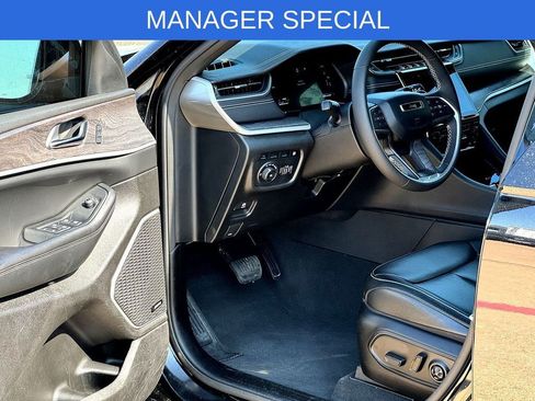 Used 2024 Jeep Grand Cherokee Limited 4xe AWD/4WD image 11