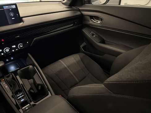 Used 2025 Honda Accord Sport image 29