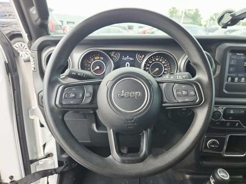 Used 2023 Jeep Wrangler Unlimited Sport AWD/4WD image 17