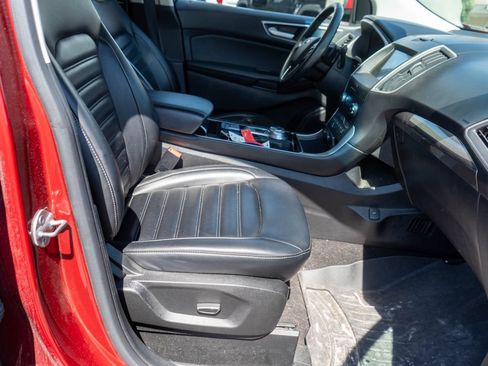 Used 2019 Ford Edge SEL w/ Equipment Group 201A AWD/4WD image 10