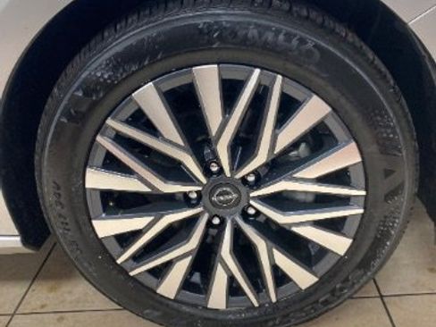 Used 2025 Nissan Altima 2.5 SV image 30