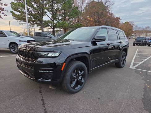 New 2025 Jeep Grand Cherokee L Limited w/ Black Appearance Package AWD/4WD image 1
