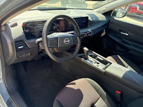 New 2026 Nissan Sentra SR w/ Floor Mat Package FWD image 10