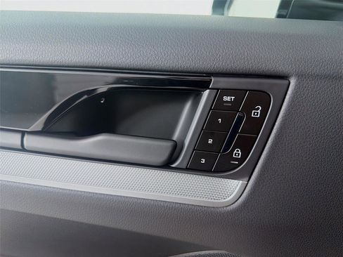 New 2026 Porsche Cayenne image 7