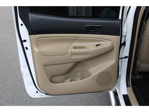 Used 2011 Toyota Tacoma 4x4 Double Cab image 11