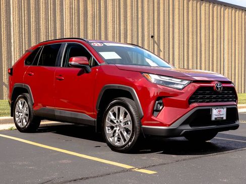 Used 2023 Toyota RAV4 XLE Premium AWD/4WD image 2