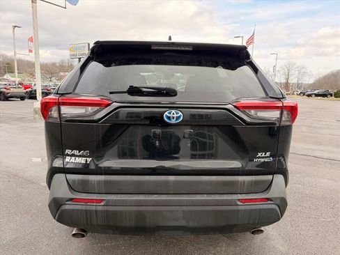 Used 2021 Toyota RAV4 XLE w/ Convenience Package image 6