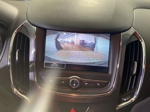 Used 2019 Chevrolet Cruze LT FWD image 27