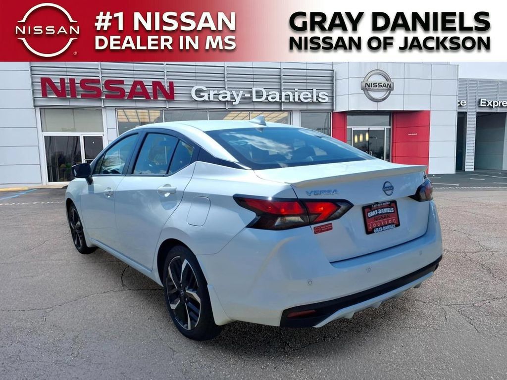 New 2025 Nissan Versa SR w/ Trunk Package FWD image 5