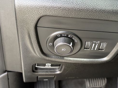 Used 2021 Jeep Grand Cherokee L Limited image 18