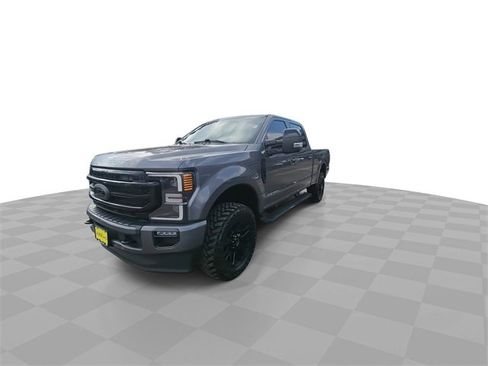 Used 2022 Ford F250 Lariat w/ Black Appearance Package image 4
