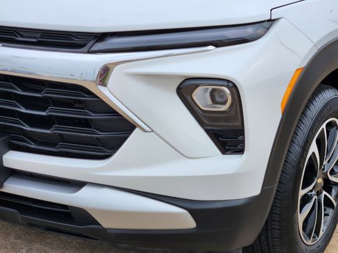 Certified 2025 Chevrolet TrailBlazer LT FWD image 10