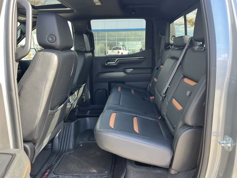 Used 2023 GMC Sierra 1500 AT4 w/ AT4 Premium Package image 9