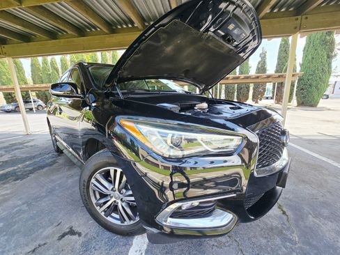 Used 2020 INFINITI QX60 Luxe w/ Essential Package FWD image 2